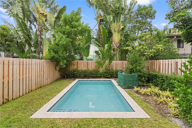 909 NE 16th Ave in Fort Lauderdale, FL - Building Photo - Building Photo
