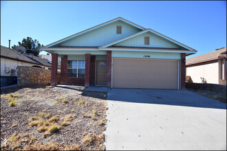 12496 Sombra Fuerte Dr in El Paso, TX - Foto de edificio - Building Photo