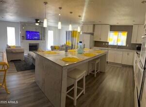 8609 S 16th St in Phoenix, AZ - Building Photo - Building Photo