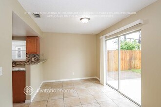1618 Crossridge Dr in Brandon, FL - Building Photo - Building Photo
