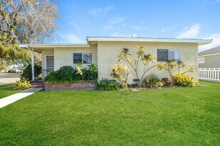 2256 McNab Ave in Long Beach, CA - Building Photo