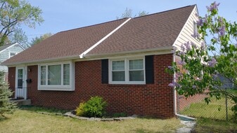 1025 Oakwood Rd in Haddonfield, NJ - Building Photo
