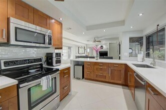 1951 NW 33rd St in Oakland Park, FL - Building Photo - Building Photo