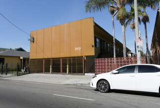 835 W Vernon Ave in Los Angeles, CA - Building Photo - Building Photo