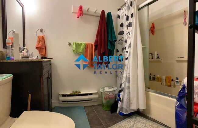 108 Hyde Park Ave, Unit 108 Hyde Park Ave. #1 in Boston, MA - Building Photo - Building Photo