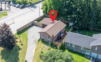 1060 Elgin St in Newmarket, ON - Building Photo - Building Photo