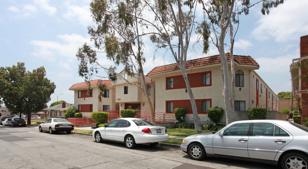 Irving Avenue Apartments in Glendale, CA - Building Photo