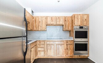 8340 Greensboro Dr, Unit One bed with One Office in McLean, VA - Building Photo
