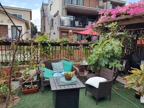 828 Island Ct, Unit Bigbeachstudio in San Diego, CA - Building Photo - Building Photo