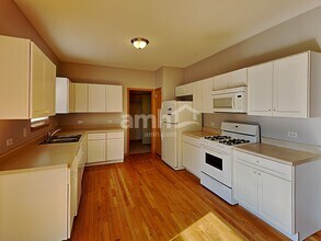 1106 Autumn Dr in Crystal Lake, IL - Building Photo - Building Photo