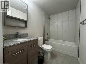 338 Albert St in Waterloo, ON - Building Photo - Building Photo