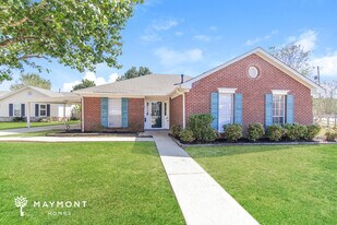 7076 Lakeview Dr in Montgomery, AL - Building Photo