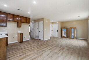 6002 Pam McCall Ln in El Paso, TX - Building Photo