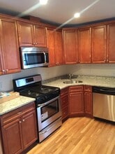 11 Leverett St, Unit 3 in Brookline, MA - Foto de edificio - Building Photo