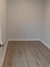 1231 Clinton Ave, Unit 1 in Berwyn, IL - Building Photo - Building Photo