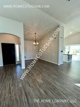 2561 W Camino Del Venegas in Tucson, AZ - Building Photo - Building Photo