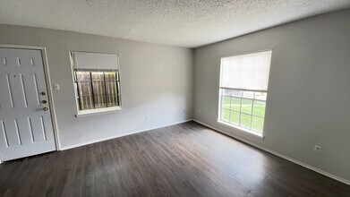 4504 Hunt Cir in Killeen, TX - Building Photo - Building Photo