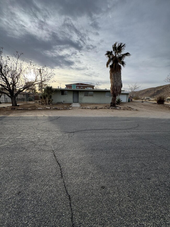 property at 5958 El Reposo St