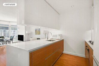 555 W 59th St in New York, NY - Building Photo - Building Photo