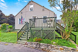 127 1/2 Oxford Rd in New Hartford, NY - Building Photo - Building Photo