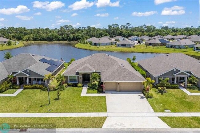 8517 Waterstone Blvd in Fort Pierce, FL - Foto de edificio - Building Photo