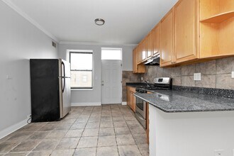 7213 S Yates Blvd in Chicago, IL - Building Photo - Building Photo