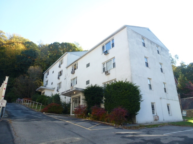 Dudley Gardens-West in Yonkers, NY - Building Photo