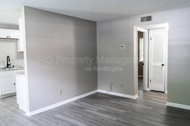 property at 129 Hillcrest Dr