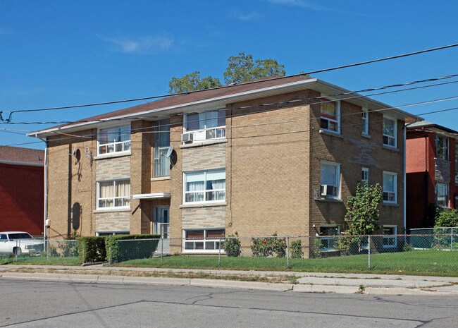 2 Wesley St in Toronto, ON - Building Photo - Building Photo