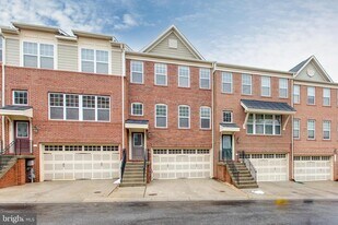 2706 Amber Crest Rd in Severn, MD - Building Photo