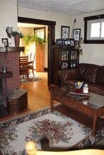 1004 Winterton St in Pittsburgh, PA - Building Photo - Building Photo