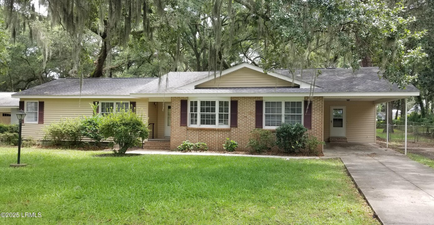 82 Sunset Blvd in Beaufort, SC - Building Photo