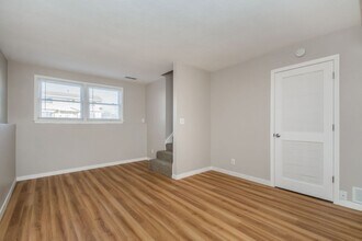 1607 NW 4th St in Ankeny, IA - Foto de edificio - Building Photo