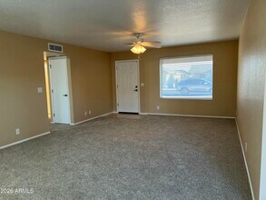 8162 E Nopal Ave in Mesa, AZ - Building Photo - Building Photo