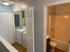 1407 Glenwood St in Milton, WV - Building Photo - Building Photo