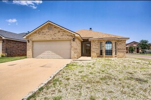 6802 83rd St in Lubbock, TX - Building Photo