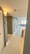 1351 NE Miami Gardens Dr in North Miami Beach, FL - Building Photo - Building Photo