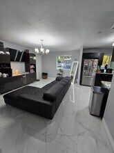 2240 NW 178th St, Unit 3 in Miami Gardens, FL - Building Photo - Building Photo