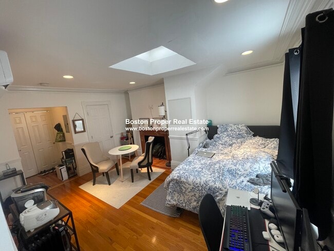 254 Newbury St, Unit 5 in Boston, MA - Building Photo - Building Photo