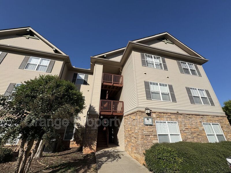 201 Harts Cove Way in Seneca, SC - Building Photo