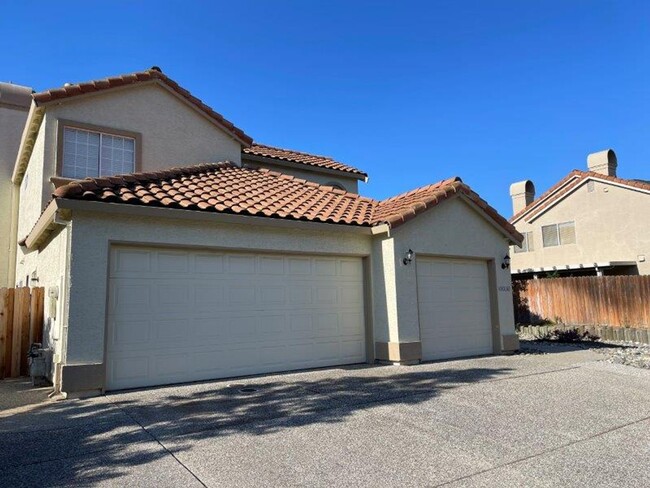 6014 Field Brook Ct in Elk Grove, CA - Building Photo - Building Photo