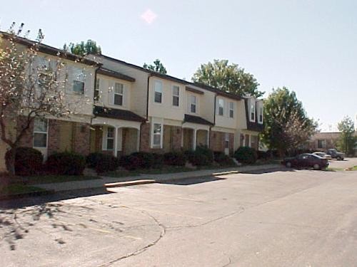 2309 S Burberry Ln in Bloomington, IN - Building Photo