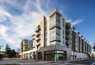 1001 N Shoreline Blvd in Mountain View, CA - Building Photo - Building Photo