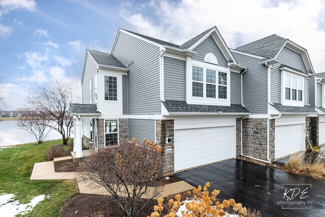 651 Hawley Dr in Oswego, IL - Foto de edificio - Building Photo