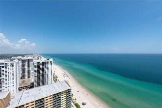 2711 S Ocean Dr in Hollywood, FL - Foto de edificio - Building Photo