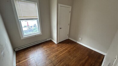 121 George St, Unit 2 in Boston, MA - Foto de edificio - Building Photo