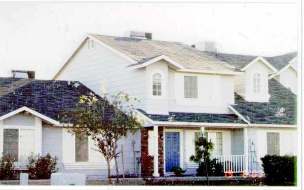 Castle Rock in Peoria, AZ - Building Photo