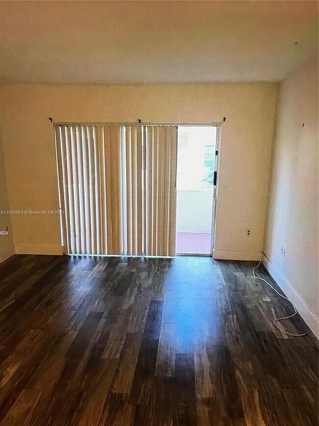 13864 SW 90th Ave in Miami, FL - Building Photo - Building Photo