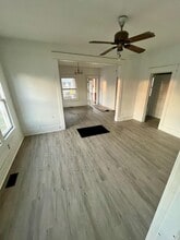 404 E Ashland St in Nevada, MO - Building Photo - Building Photo