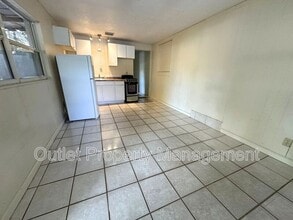 1217 Gay St in Apopka, FL - Building Photo - Building Photo